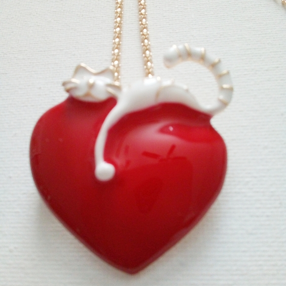 Betsey Johnson Jewelry - New Betsey Johnson Pretty Cat Nap Heart Pendent